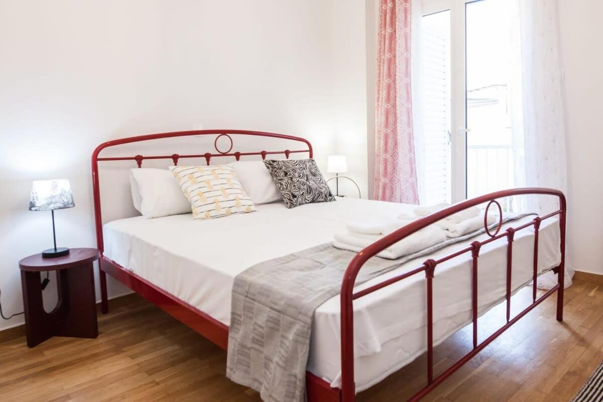 Contemporary Stylish Apartment Located Near Metaxourgeio Area Ateny Zewnętrze zdjęcie