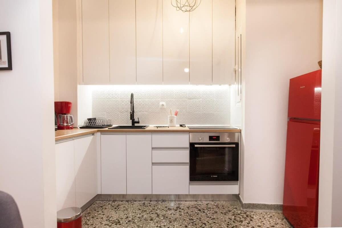 Contemporary Stylish Apartment Located Near Metaxourgeio Area Ateny Zewnętrze zdjęcie