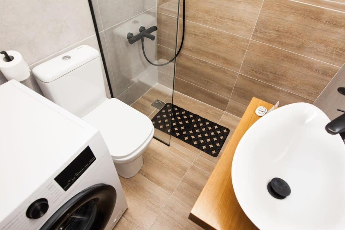 Contemporary Stylish Apartment Located Near Metaxourgeio Area Ateny Zewnętrze zdjęcie