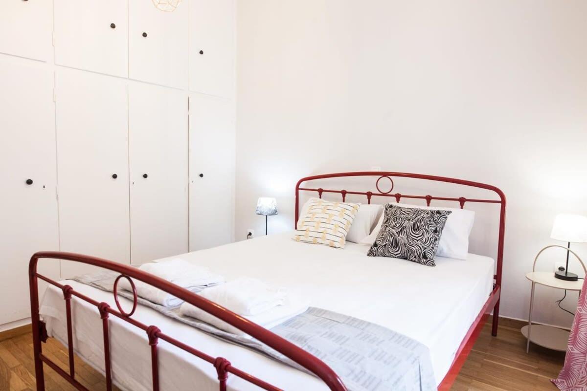 Contemporary Stylish Apartment Located Near Metaxourgeio Area Ateny Zewnętrze zdjęcie
