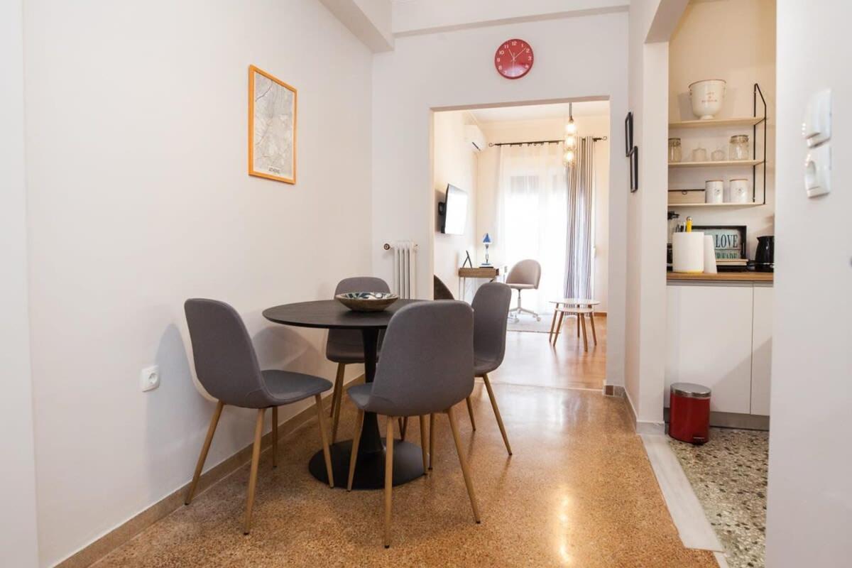 Contemporary Stylish Apartment Located Near Metaxourgeio Area Ateny Zewnętrze zdjęcie