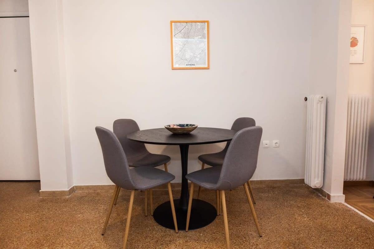 Contemporary Stylish Apartment Located Near Metaxourgeio Area Ateny Zewnętrze zdjęcie