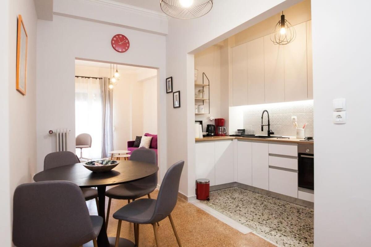 Contemporary Stylish Apartment Located Near Metaxourgeio Area Ateny Zewnętrze zdjęcie